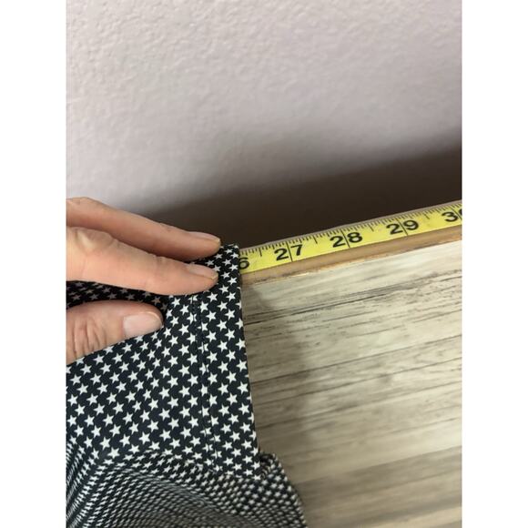 Under Armour Womens Shirt Size Medium Cold Gear Mock Long Sleeve Black Stars Top - Picture 3 of 15